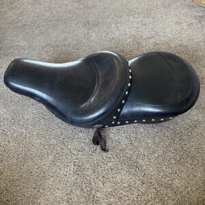Mustang Seat Harley Shovelhead FX FLH Wide Glide Fatboy‎ Panhead Studs Vintage